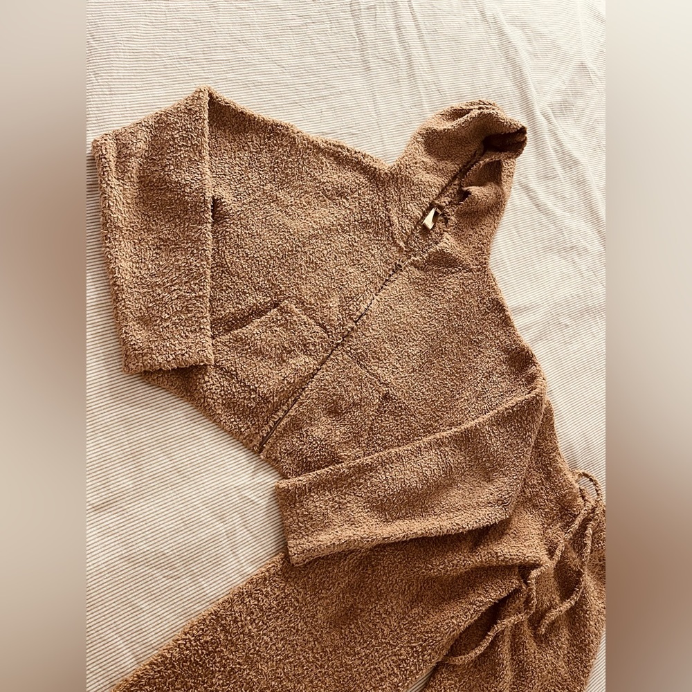 Sold - Picture 2 of 5